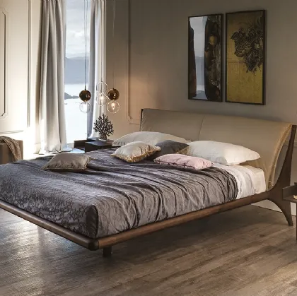 Letto con struttura in legno e testiera in ecopelle Nelson di Cattelan Italia