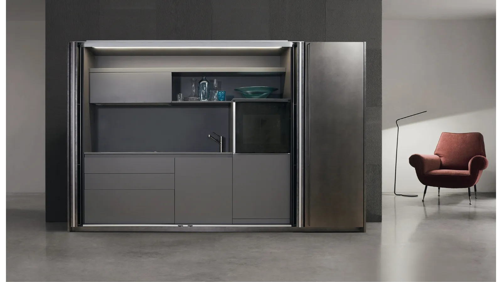 Cucina Design System in Fenix e Metallo Liquido di Key Cucine