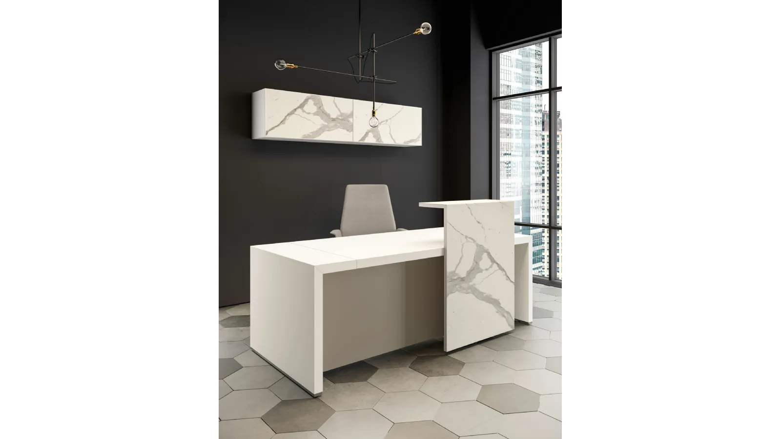 Reception Bold58 04 in laccato bianco opaco con pannello in laminam effetto marmo bianco di About Office